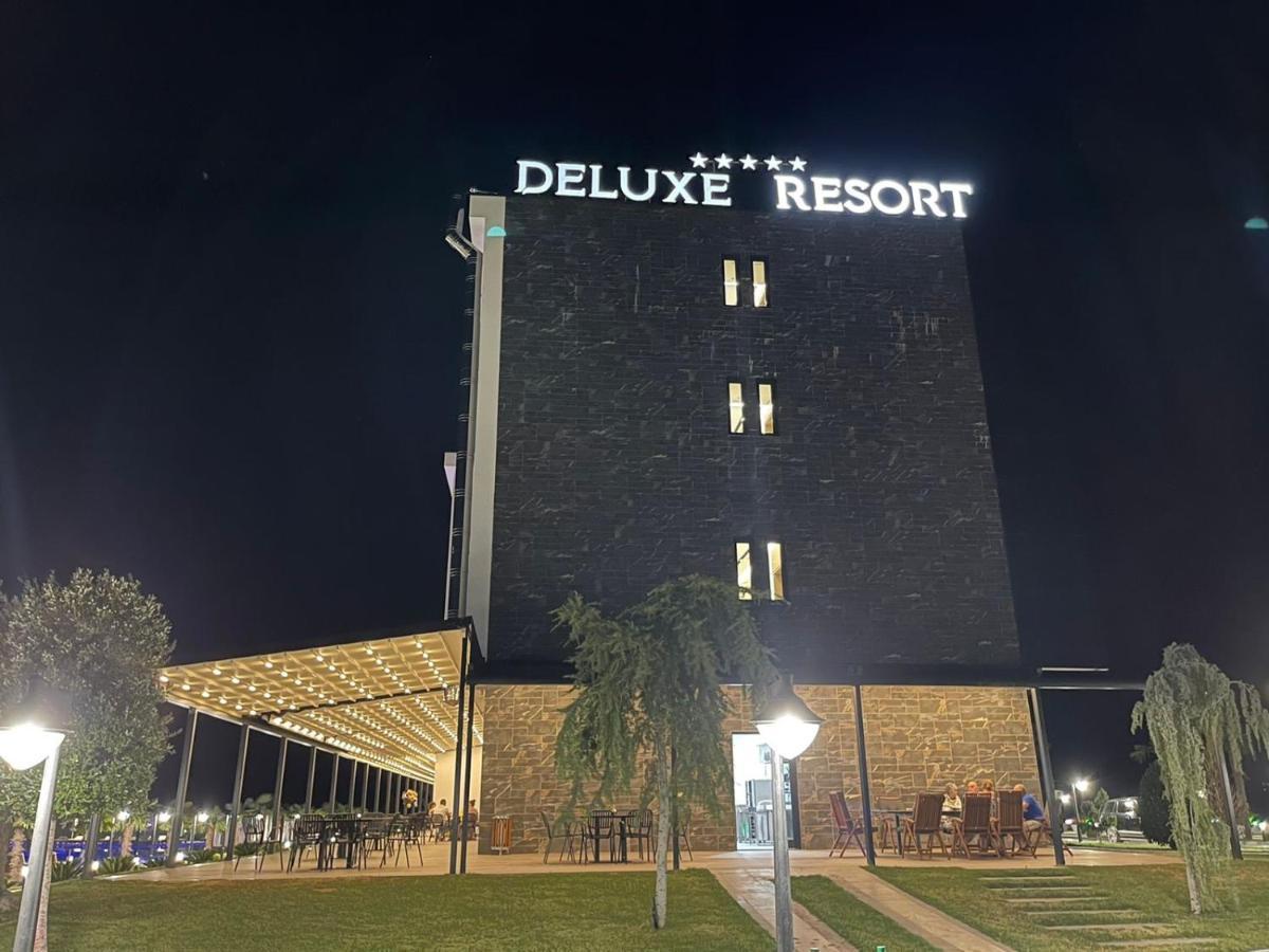 Deluxe Resort And Spa Koplik Luaran gambar