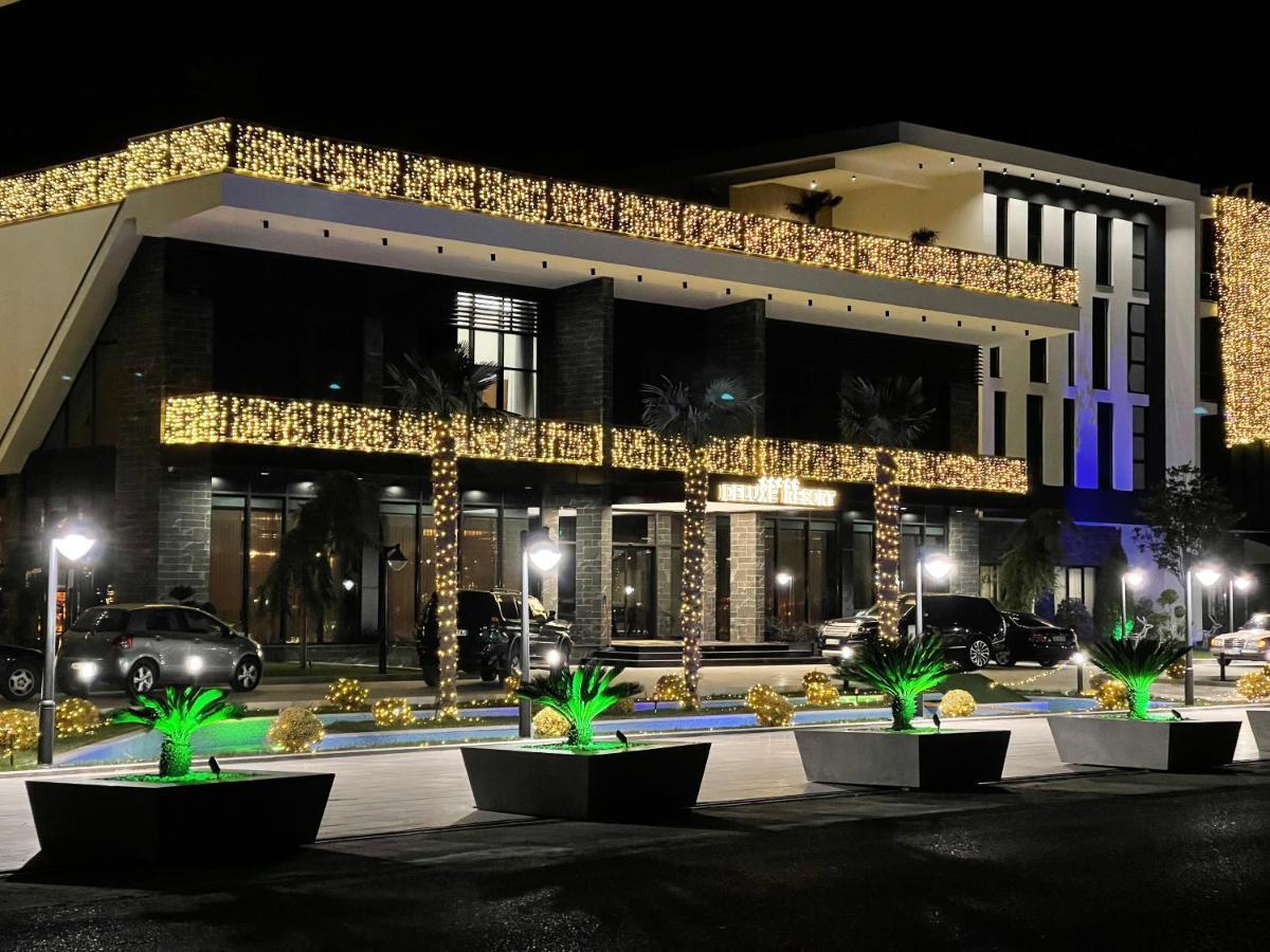 Deluxe Resort And Spa Koplik Luaran gambar