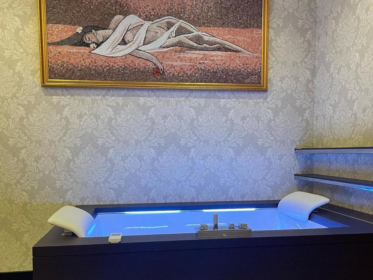 Deluxe Resort And Spa Koplik Luaran gambar