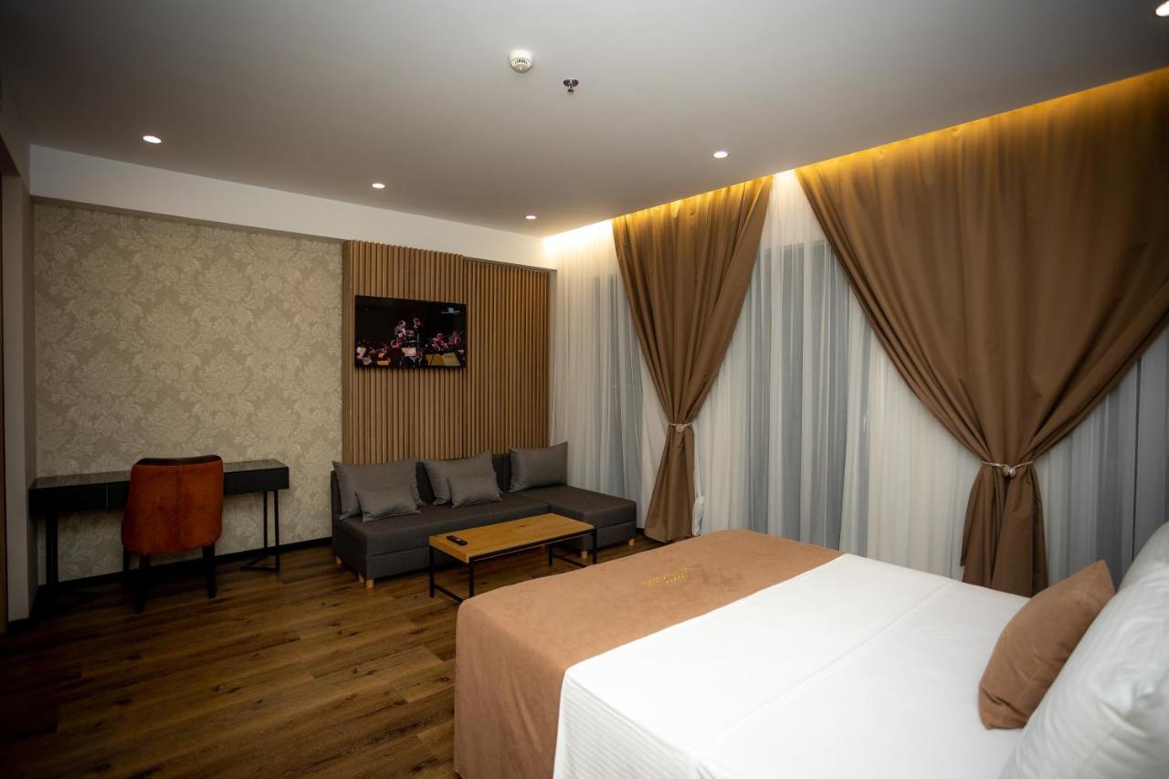 Deluxe Resort And Spa Koplik Luaran gambar