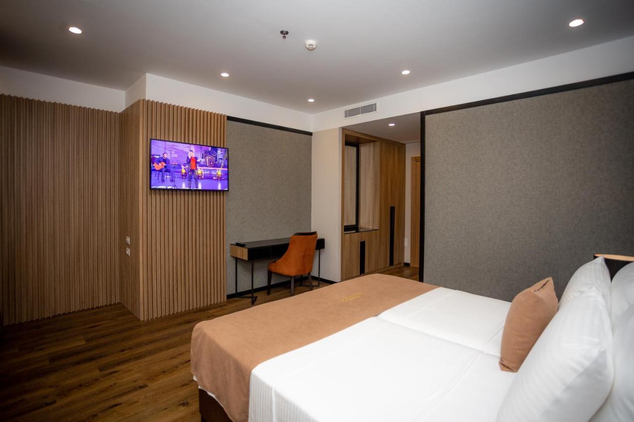 Deluxe Resort And Spa Koplik Luaran gambar