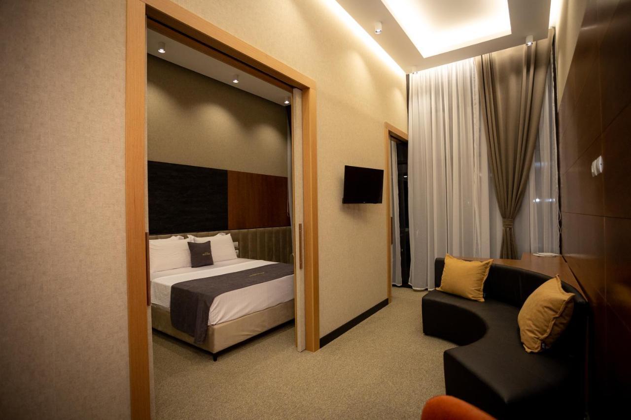 Deluxe Resort And Spa Koplik Luaran gambar